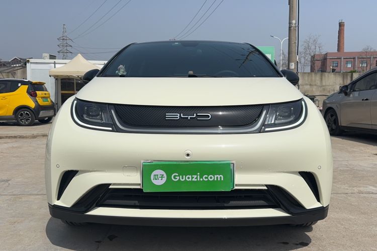 Used BYD Dolphin 2023 420 km Fashion Edition
