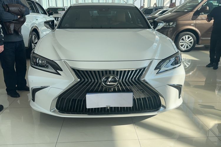 Used Lexus ES 2020 200 Excellence Edition Exterior 1