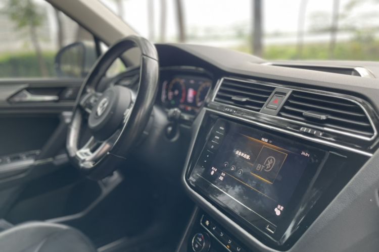 Used Volkswagen Tiguan L 2021 330TSI Automatic Two-Wheel Drive R-Line Enhanced Edition
