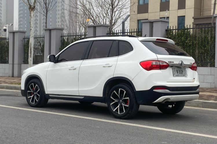 Used Brilliance V5 2016 1.5T Automatic Two-Wheel Drive Smart Version