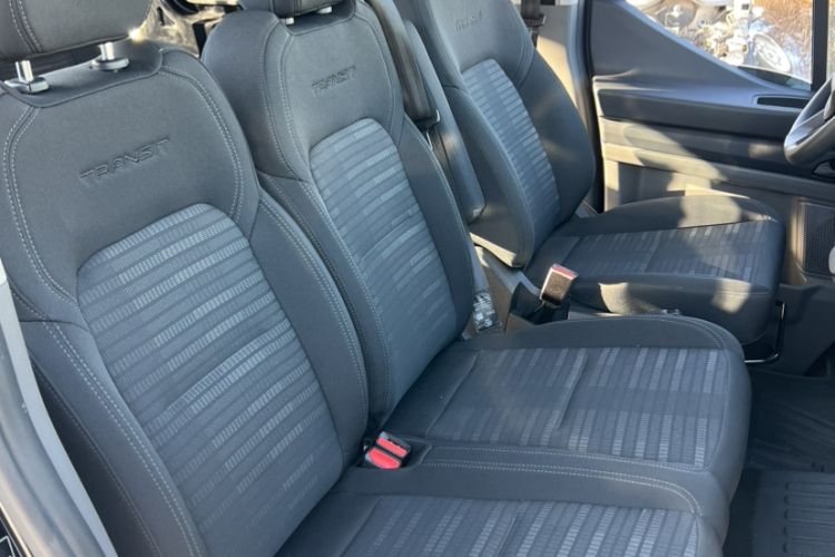 Used Ford Transit T8 2024 T8 2.0T Diesel Manual Short Wheelbase Mid-Roof 6-Seater Multi-Function Version 3/3
