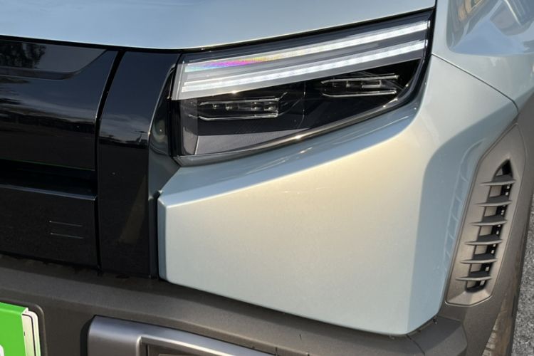 Used Formula Leopard Titanium 3 2025 501 km Range Rear-Wheel Drive Intelligent Driving Max Edition