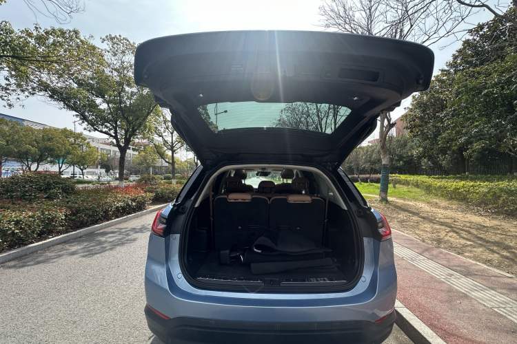 Used Nio ES8 2018 355 km Base Version 7-Seater Edition