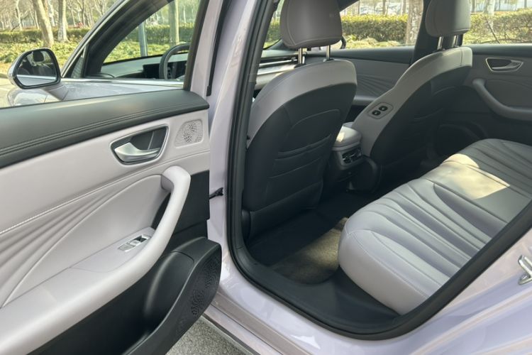 Used Roewe M7 DMH 2025 Model 160km Enjoyment Version
