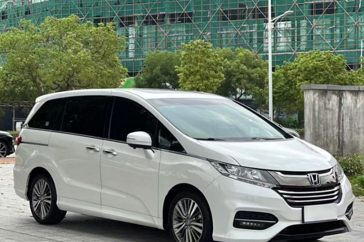Used Honda Odyssey 2018 2.4L Luxury Edition Exterior 5