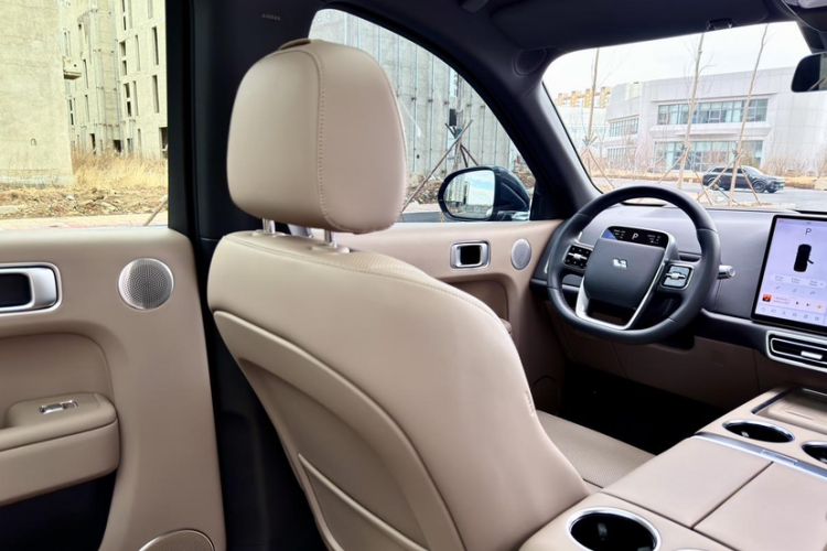 Used Li Auto L8 2025 Pro Smart Refresh Edition Interior 5