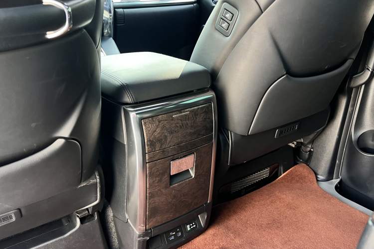 Used Toyota Alphard 2021 Dual-Engine 2.5L Prestige Edition