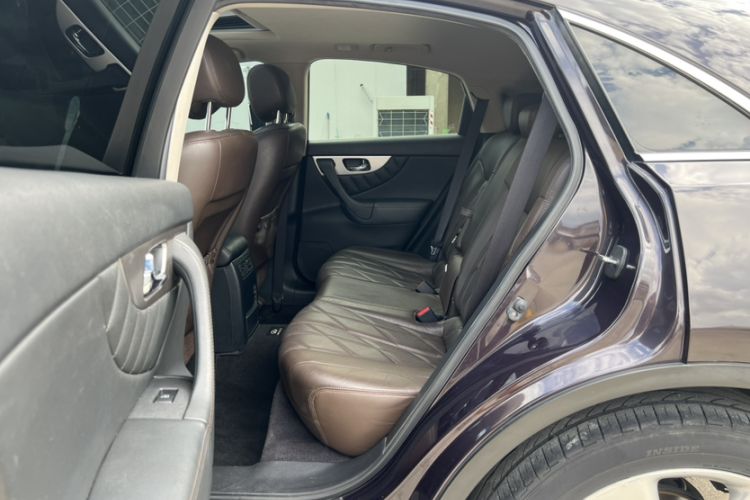 Used Infiniti QX70 2013 3.7L Standard Edition