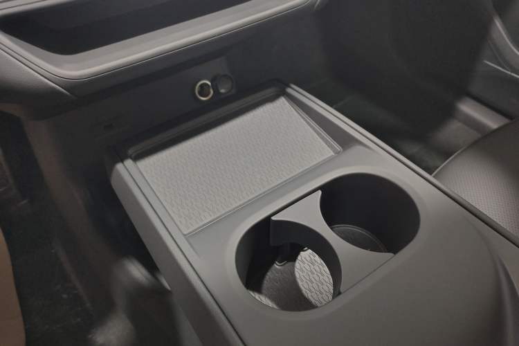 Used Hongqi E-QM5 2025 500km Range Commuter Version