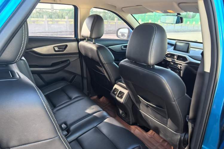 Used Dongfeng Fengon S560 2018 1.8L CVT Elite Model 7 Seats
