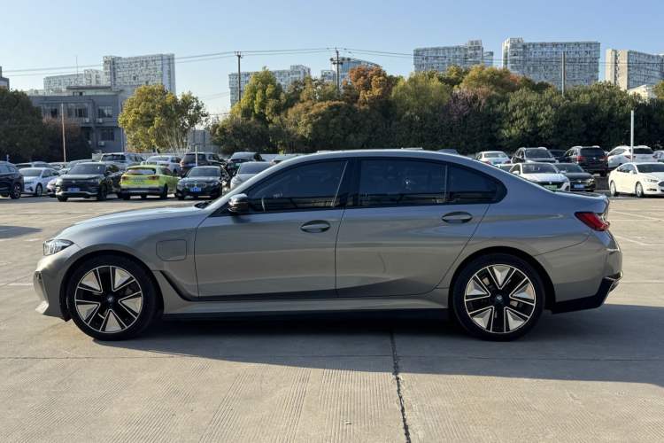 Used BMW i3 2023 eDrive 40 L Midnight Sports Package
