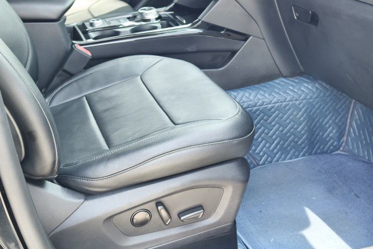 Used Ford Explorer 2020 EcoBoost 285 4x4 Trend Edition 7-Seater Right Front Seat