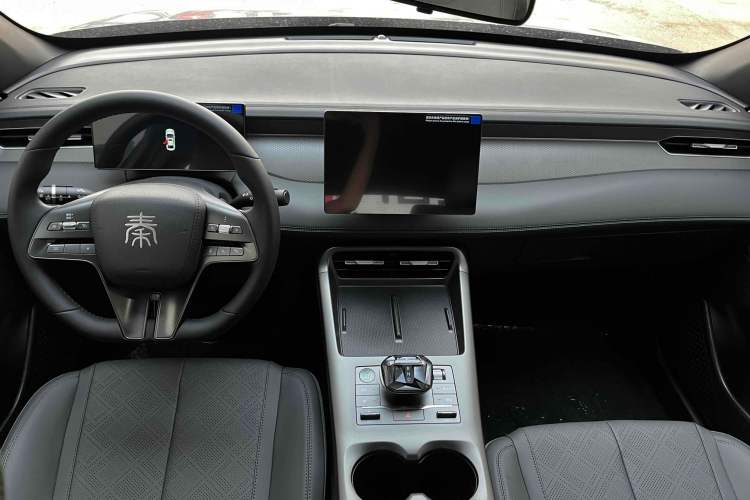 Used BYD Qin PLUS 2025 DM-i Smart Drive 55KM Beyond Model
