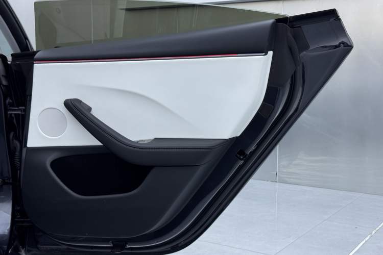 Used Tesla Model 3 2025 Rear-Wheel-Drive Version