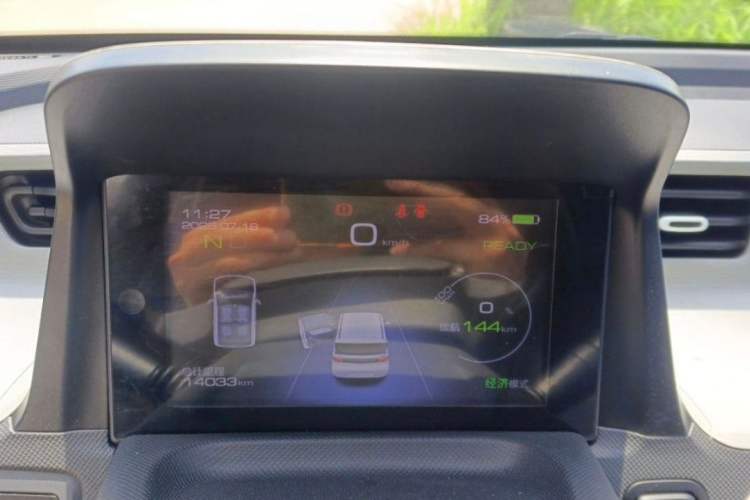 Used Wuling Hongguang MINIEV 2022 Macaron Premium Model – Lithium Ternary Battery Odometer Close Up