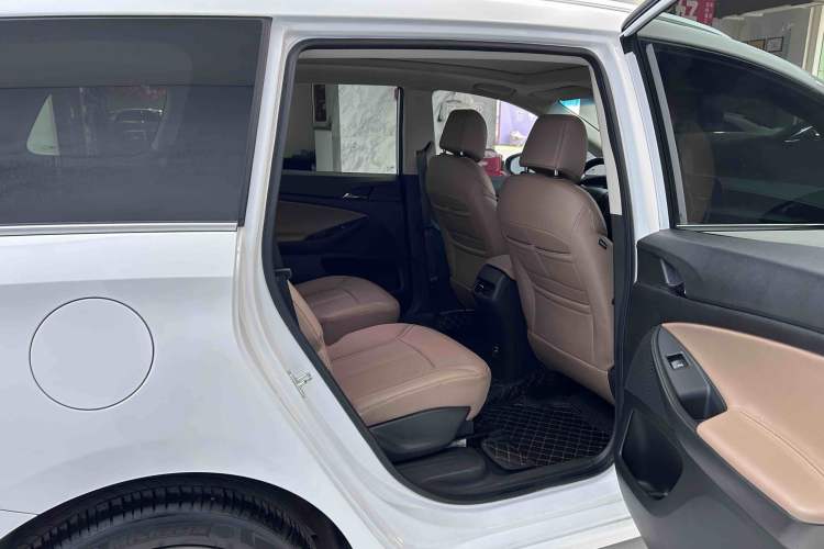 Used Buick GL6 2021 323T Mild Hybrid Connect Prestige Model
