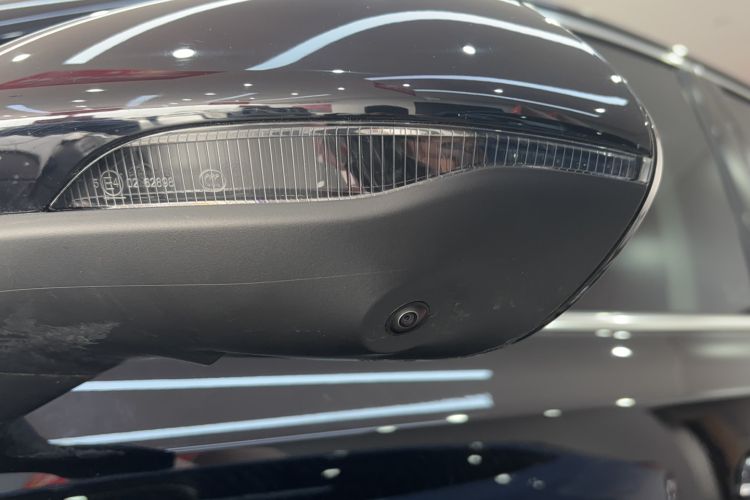 Used Hongqi H5 2025 2.0T Automatic Flag Edition – 500 000 Units Commemorative Version
