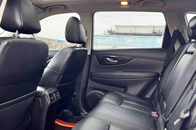 Used Nissan X-Trail 2020 2.5L XL ITS CVT 4WD Deluxe Navigation Edition Interior 3