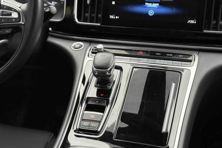 Used GAC Trumpchi M8 2021 Master Series 390T Prestige Edition Gear Lever