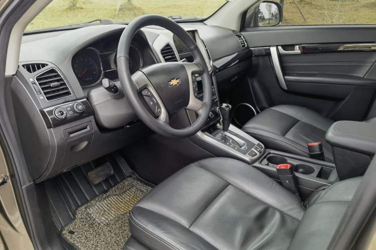 Used Chevrolet Captiva 2015 2.4L 4x4 Flagship Edition 7-Seater Interior 3