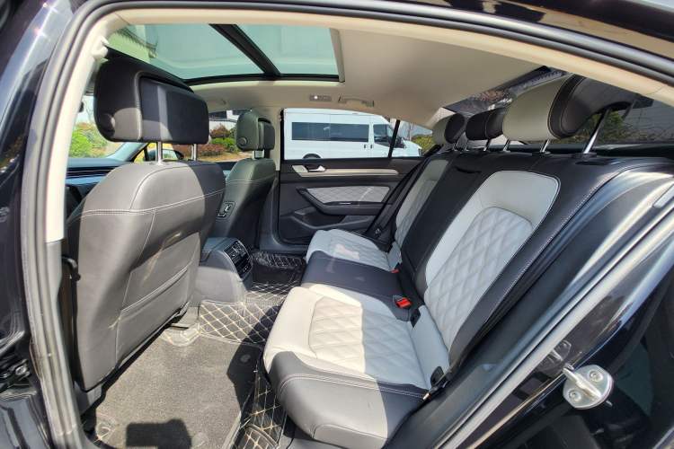 Used Volkswagen Magotan 2023 2 Million Units Limited Edition 330TSI DSG Leading Version Interior 5