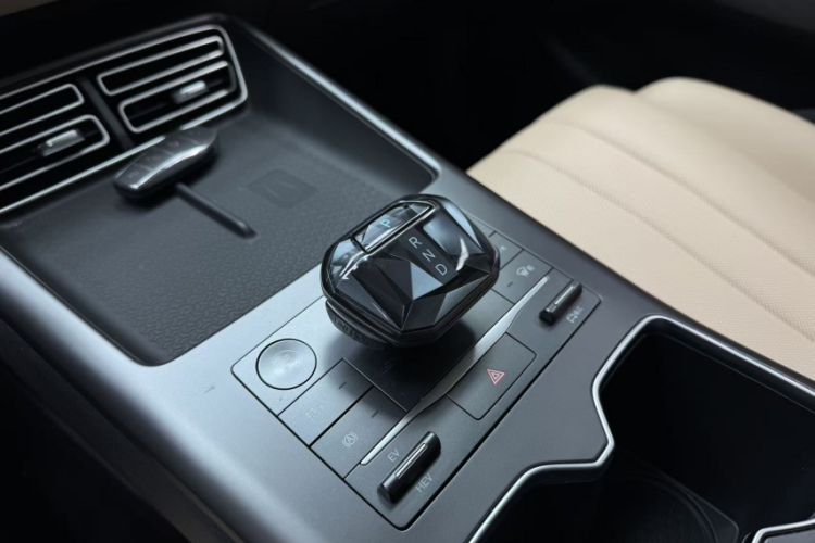 Used BYD Song Pro New Energy 2025 Second-Generation DM-i 75KM Leading Edition Interior 7