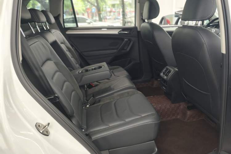 Used Volkswagen Tiguan L 2019 Updated Version 330TSI Automatic Two-Wheel Drive Panoramic Comfort Edition China VI Standard