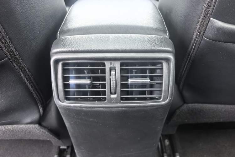 Used Nissan X-Trail 2014 2.5L CVT Luxury Edition 4WD Interior 11