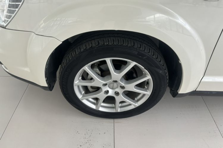 Used Dodge Journey 2013 2.4L Two-Wheel Drive Luxury Version