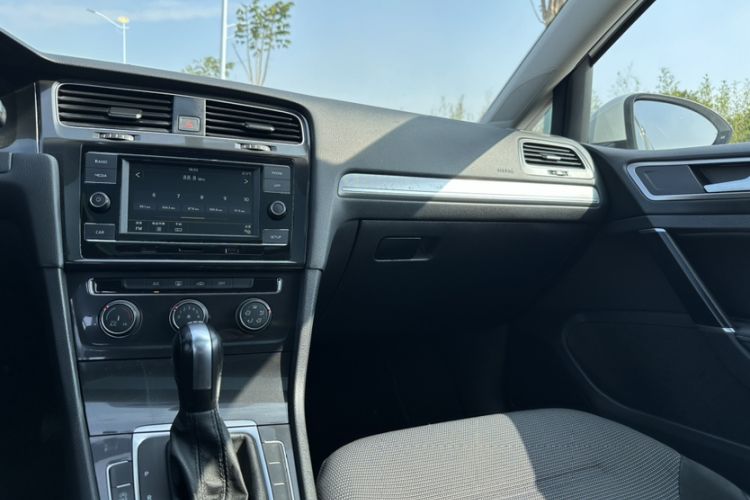 Used Volkswagen Golf 2018 230TSI Automatic Comfort Model
