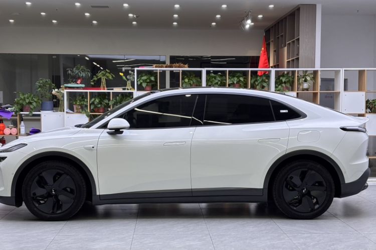 Used ONVO L60 2024 60 kWh Rear-Drive Version
