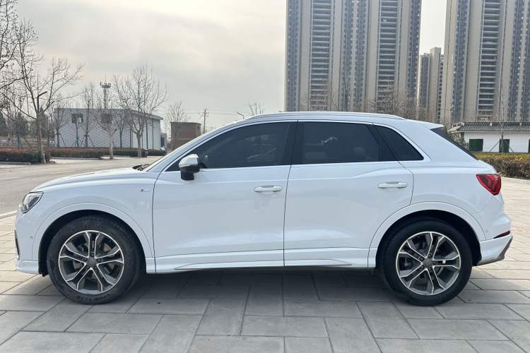 Used Audi Q3 2021 40 TFSI Fashion Dynamic Model
