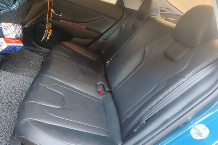 Used Hyundai Elantra 2022 1.5L CVT GLX Elite Edition Interior 2