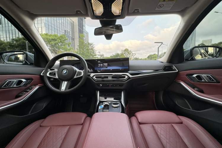 Used BMW i3 2022 eDrive 35 L Interior 11