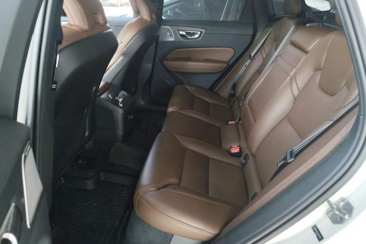 Used Volvo XC60 New Energy 2019 T8 e-Drive Hybrid Prestige Luxury Edition China VI Standard Interior 6