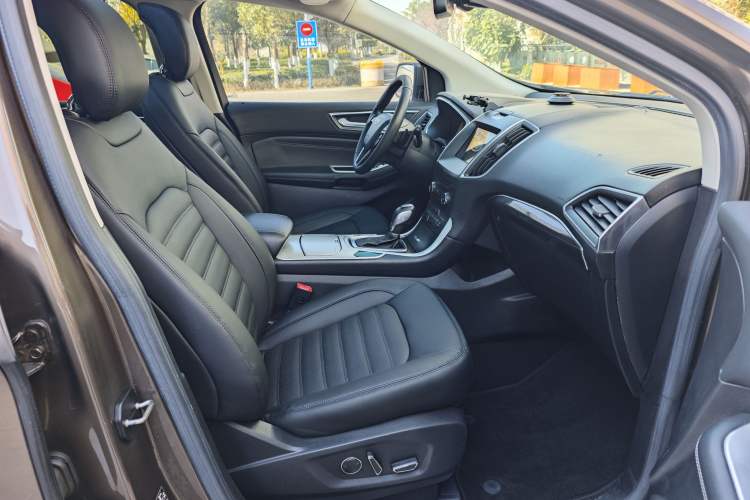 Used Ford Edge 2016 EcoBoost 245 Two-Wheel-Drive Titanium 7-Seater
