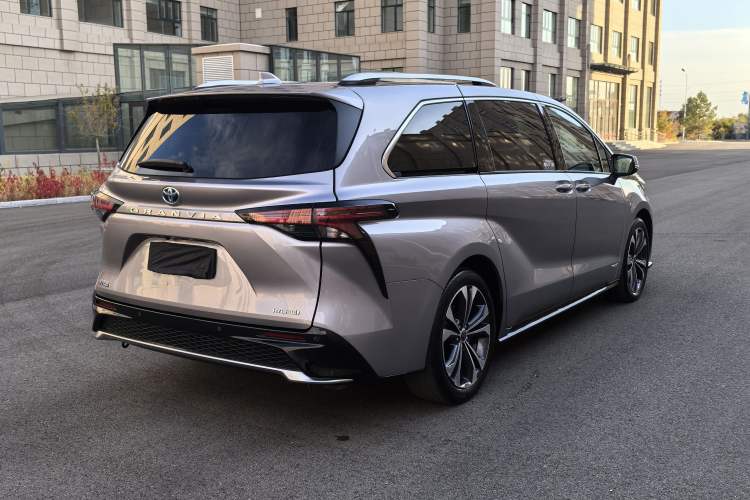 Used Toyota Granvia 2022 2.5L Hybrid Prestige Edition