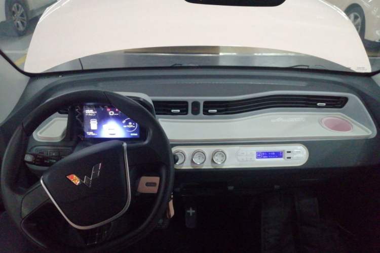 Used Wuling Hongguang MINIEV 2022 Macaron Premium Model – Lithium Iron Phosphate