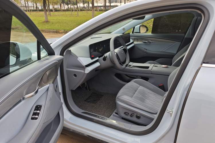 Used VOYAH PASSION 2023 Four-Wheel Drive Standard Edition
