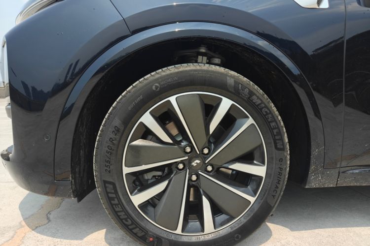 Used Li Auto L8 2025 Max Smart Refresh Edition Exterior 8