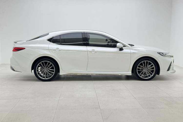 Used Toyota Camry 2024 Dual-Motor 2.0 HXS Sport Plus Edition Exterior 8