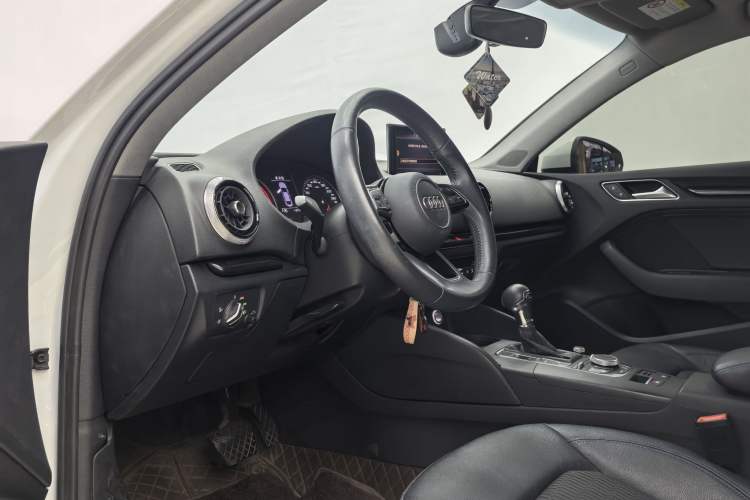 Used Audi A3 2019 Limousine 35 TFSI Fashion Edition China VI Emission Standard
