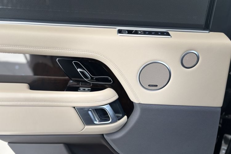 Used Land Rover Range Rover 2022 3.0 L6 400 PS Classic Extended Version
