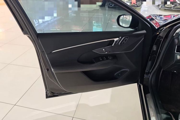 Used Buick LaCrosse 2025 28T Platinum Edition
