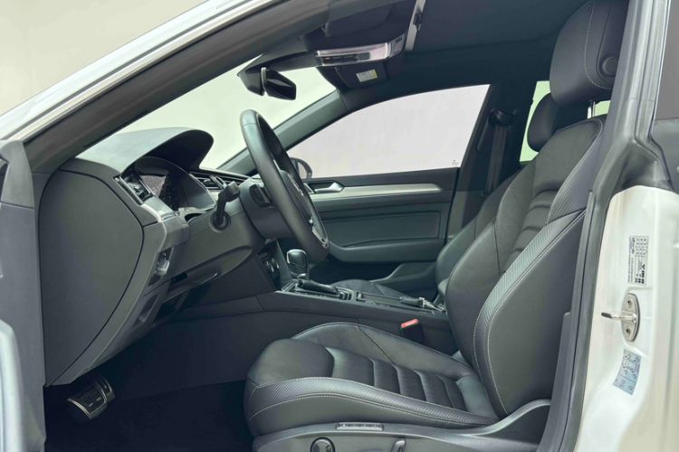 Used Volkswagen FAW-Volkswagen CC 2019 330TSI Glamour Edition China V Standard Interior 3