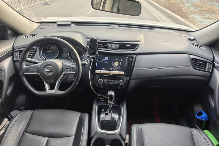 Used Nissan X-Trail 2023 Classic 2.0L Two-Wheel Drive Smart Connect & Comfort Edition
