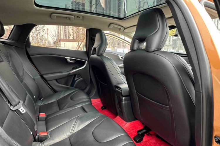 Used Volvo V40 2014 2.0T Zhiya Edition