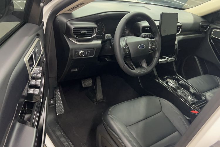 Used Ford Explorer 2020 EcoBoost 285 Four-Wheel Drive Trend Edition 6 Seats Interior 2