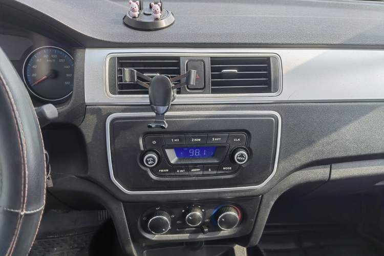 Used Chana Shenqi F30 2021 1.5L Entrepreneur Edition Standard Version Double Cab Short Wheelbase DAM15KL
