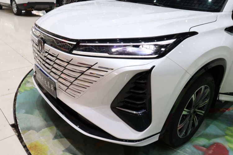 Used Changan CS75 PLUS 2025 Model, 3rd Generation Champion Edition 1.5T Jinghang Version
